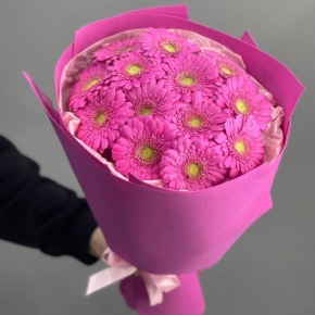 Букет "Фуксия" из 13 гербер в Апрелевке