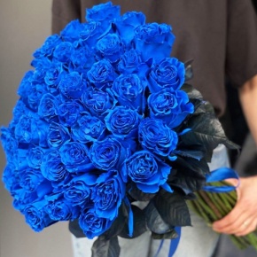 Букет из 51 синей розы Эквадор под ленту (70 см) в Апрелевке
