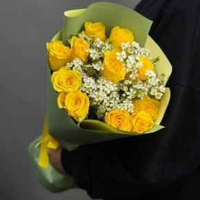 Букет "Нотка счастья" из лимонных роз и хамелациума (40 см) в Апрелевке