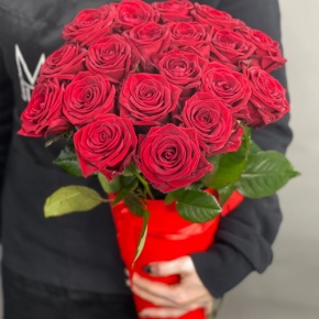 21 красная роза в конусе (50 см) в Апрелевке
