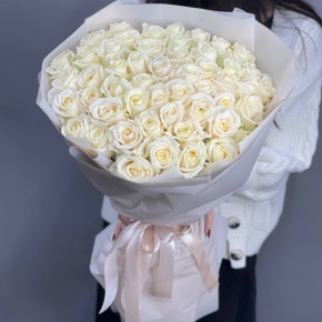 Букет "Белый мотылёк" из 51 белой розы (60 см) в Апрелевке