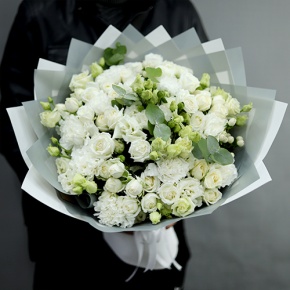 Букет "Маскарпоне" из роз, диантусов, эустом и гиперикума в Апрелевке