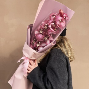 Букет из розовой орхидеи в Апрелевке