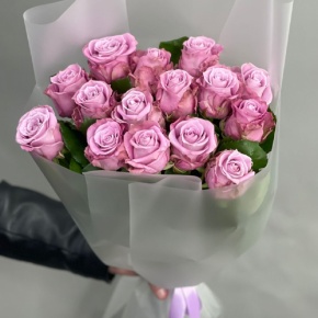 Монобукет из 15 малиновых роз Меритим (50 см) в Апрелевке