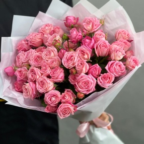 Букет из 11 нежных кустовых роз в Апрелевке