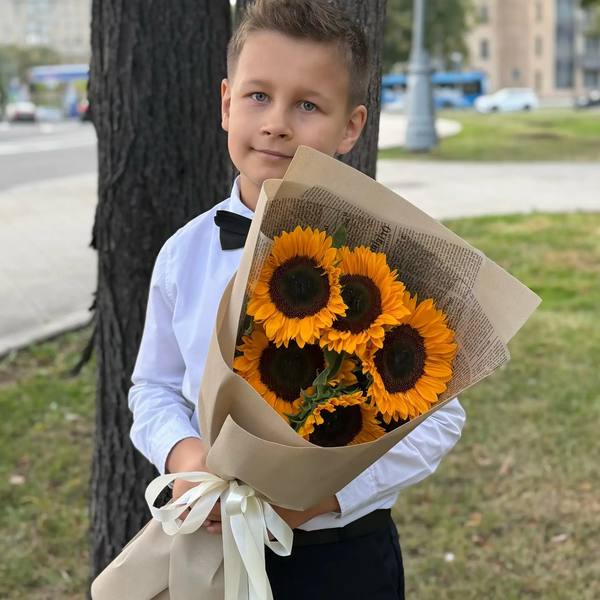Букет из 5 подсолнухов в Апрелевке