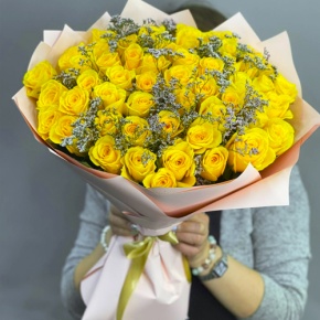 Букет из 51 лимонной розы с лимониумом в Апрелевке