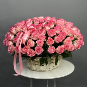 Композиция в корзине из 101 розы Джумилия в Апрелевке