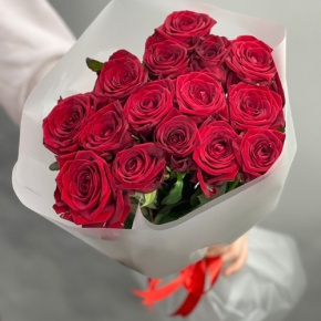 Букетик из 15 красных роз (60 см) в Апрелевке