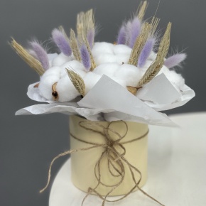 Композиция в шляпной коробке из хлопка, лагуруса и пшеницы (Сухоцвет) в Апрелевке
