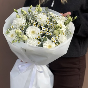 Букет "Вера и надежда" из ромашек, гербер, эвкалипта, диантусов и эустом в Апрелевке