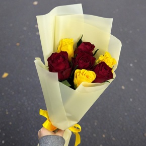 Букет из 7 Кенийских роз (40 см) в Апрелевке