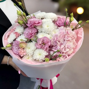 Букет "Табу" из хризантемы, Голландской гортензии и эустомы в Апрелевке