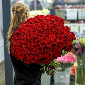 Букет 101 красная роза Ред Наоми (60 см) в Апрелевке