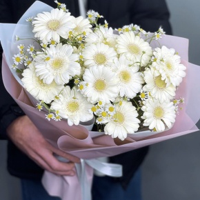 Нежный букет из гербер и ромашек в Апрелевке