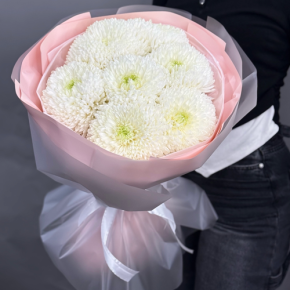 Нежный букет из 7 хризантем Магнум в Апрелевке