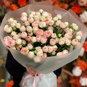 Букет из 35 нежных кустовых роз (40 см) в Апрелевке