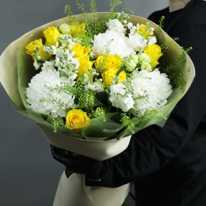 Букет "Фисташка" из роз, хризантем и маттиол в Апрелевке
