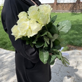 Букет из 9 белых роз (70 см) в Апрелевке