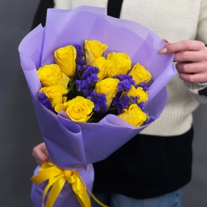 Букет "Лейкерс" из лимонных роз и статицы в Апрелевке