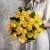 Букет из 25 лимонных роз с рускусом (40 см) в Апрелевке