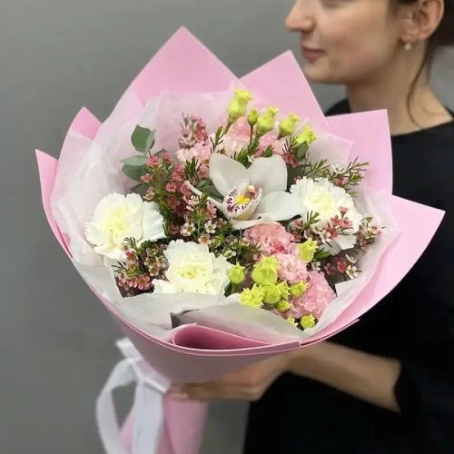 Букет с королевской орхидеей, диантусами, эустомой и шамелациумом в Апрелевке